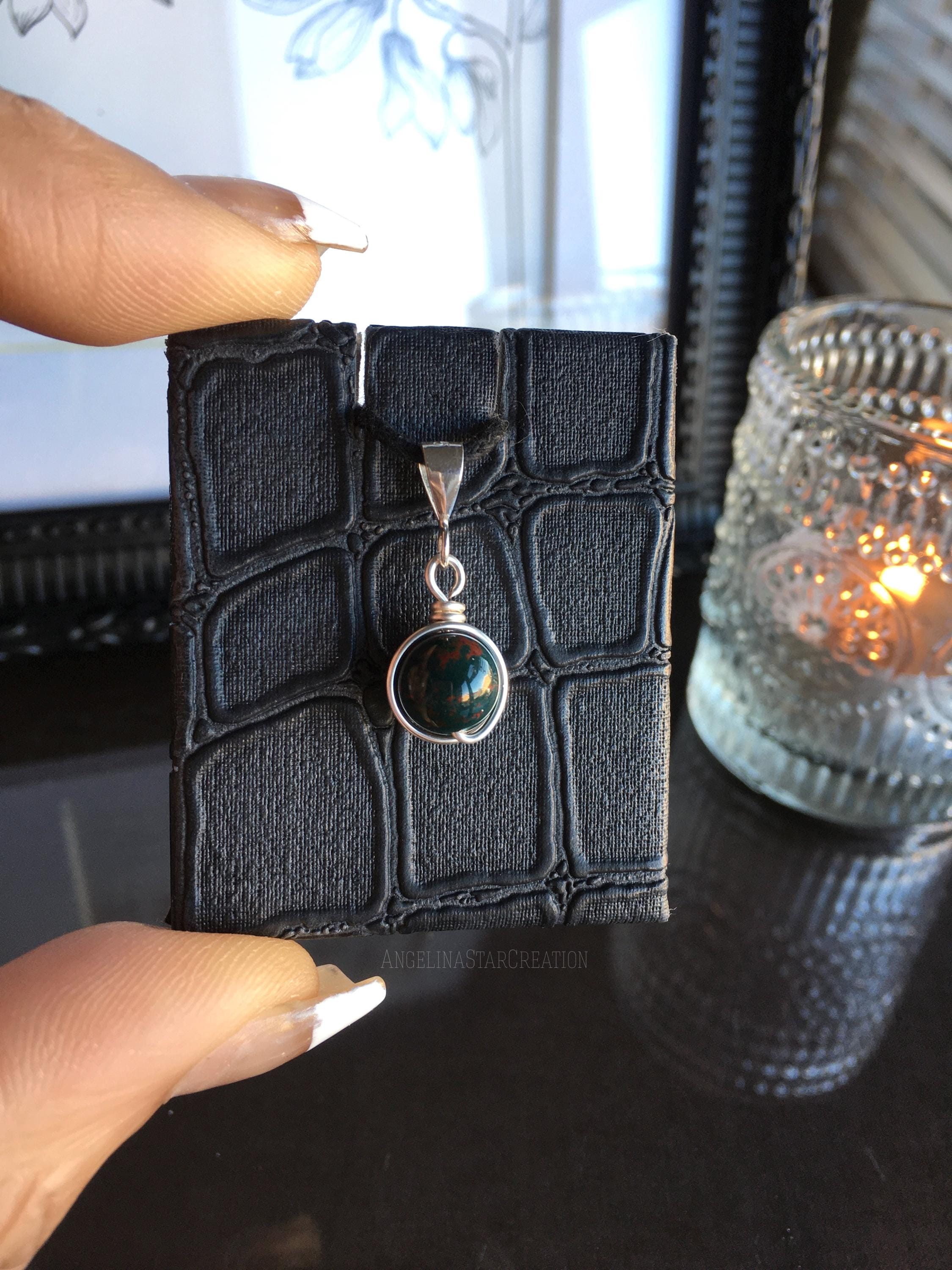 Bloodstone Pendant Necklace: Jewelry Gifts Bloodstone Pendant Necklace: Jewelry Gifts