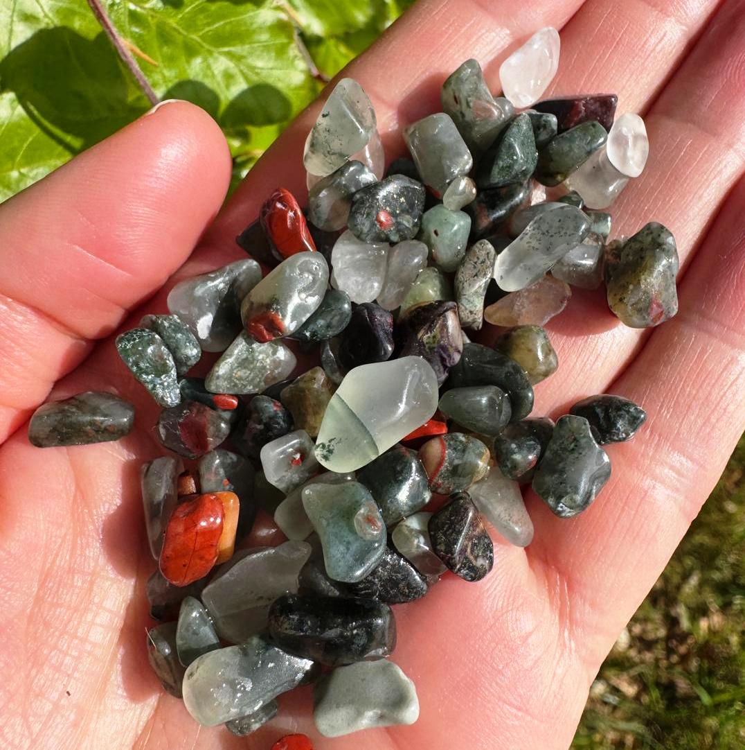 Bloodstone Chips Gem Tumble Mini Polished Stone Vampire Rock Mineral Crystal Gray Black Tumbles Mini Chip Resin Craft Bat Rock Witch Blood