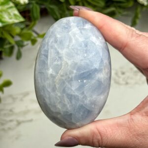 Blue Calcite Palmstone | 200g | - #4 (polished Crystal Pocket Stone Palm, Healing Stone, Throat Chakra) Blue Calcite Palmstone | 200g | - #4 (polished Crystal Pocket Stone Palm, Healing Stone, Throat Chakra)