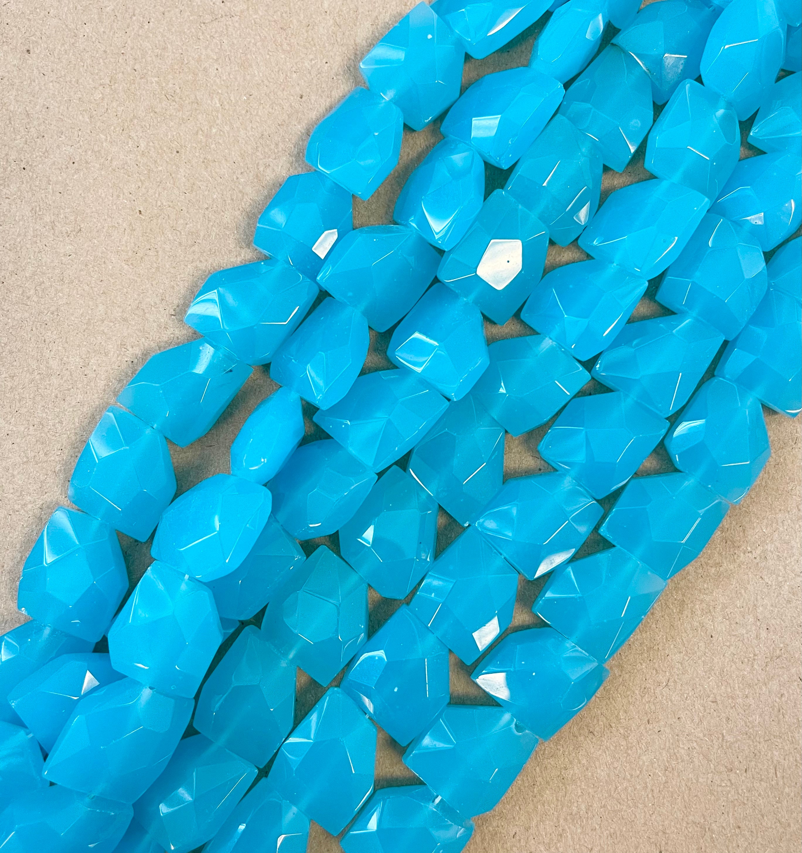 Blue Chalcedony 22x20x12mm Faceted Flat Shape Gemstone Beads--15.5"