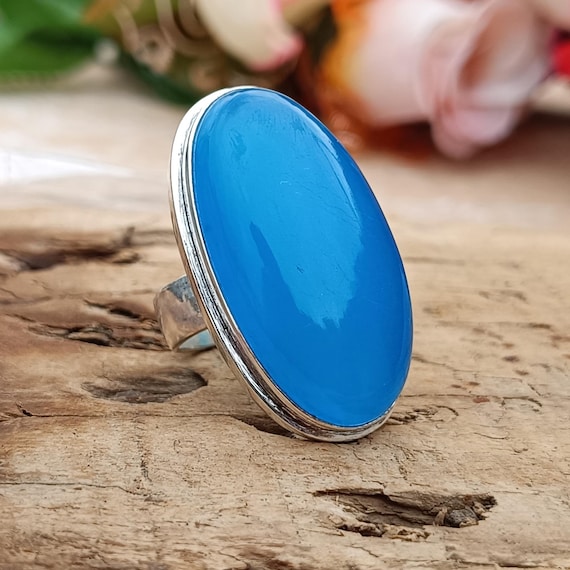 Handmade Blue Chalcedony Sterling Silver Ring: Oval Gemstone