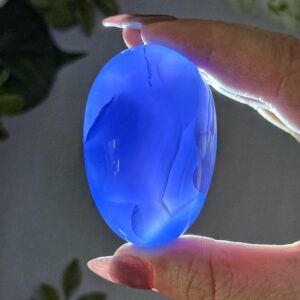 Blue Chalcedony True Palmstone | 65g | - #3 (polished Crystal Pocket Stone Palm, Throat Chakra, Peace)