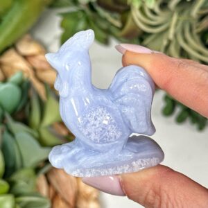 Blue Lace Agate Rooster | 35g | - No. 978 (polished Crystal Carving, Throat Chakra, Peace)