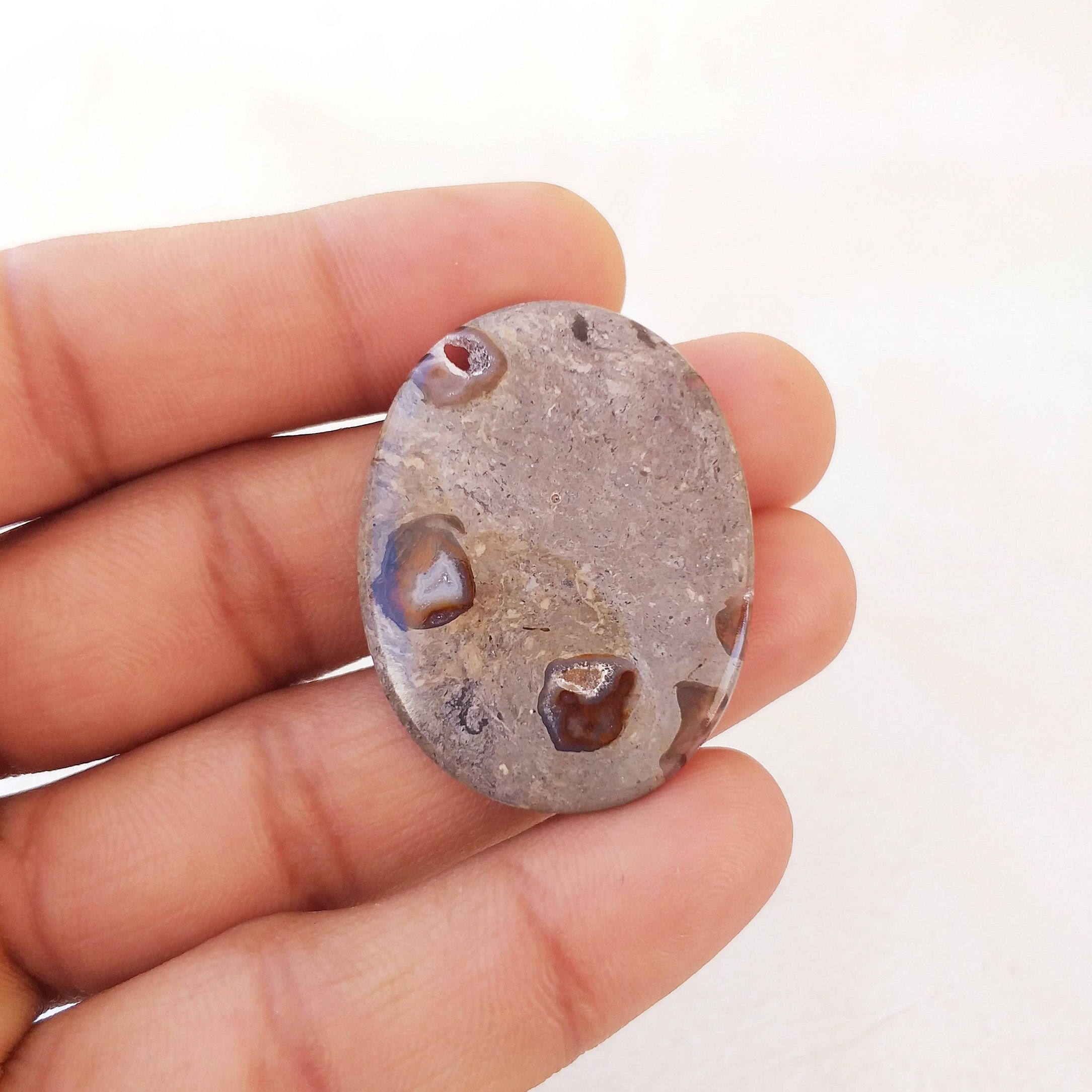 Natural Rock Calcite Stone Cabochon, Oval (40x30x5 Mm)