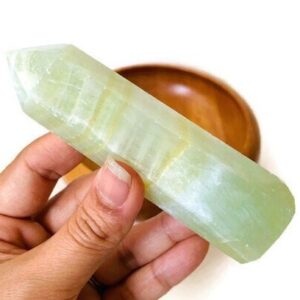 Green Caribbean Calcite Tower: Natural Crystal Point (110x33mm) Green Caribbean Calcite Tower: Natural Crystal Point (110x33mm)