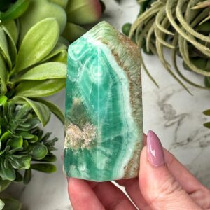 Kiwi Calcite Tower | 125g | - #7 (polished Green Crystal Point, Heart Chakra, Healing Stone, Love) Kiwi Calcite Tower | 125g | - #7 (polished Green Crystal Point, Heart Chakra, Healing Stone, Love)