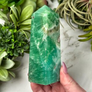 Kiwi Calcite Tower | 279g | - #3 (polished Green Crystal Point, Heart Chakra, Healing Stone, Love) Kiwi Calcite Tower | 279g | - #3 (polished Green Crystal Point, Heart Chakra, Healing Stone, Love)