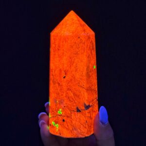 Willemite In Calcite Point | 412g | - #4 (polished Black Crystal Tower, Healing Stone, Uv Reactive) Willemite In Calcite Point | 412g | - #4 (polished Black Crystal Tower, Healing Stone, Uv Reactive)