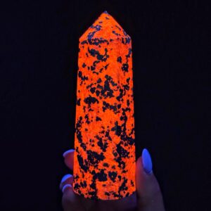 Willemite In Calcite Point | 422g | - #2 (polished Black Crystal Tower, Healing Stone, Uv Reactive) Willemite In Calcite Point | 422g | - #2 (polished Black Crystal Tower, Healing Stone, Uv Reactive)