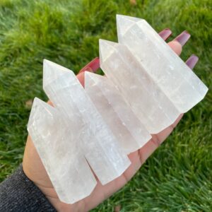 White Calcite Crystal Tower: Natural Gemstone Point (50-90mm) White Calcite Crystal Tower: Natural Gemstone Point (50-90mm)