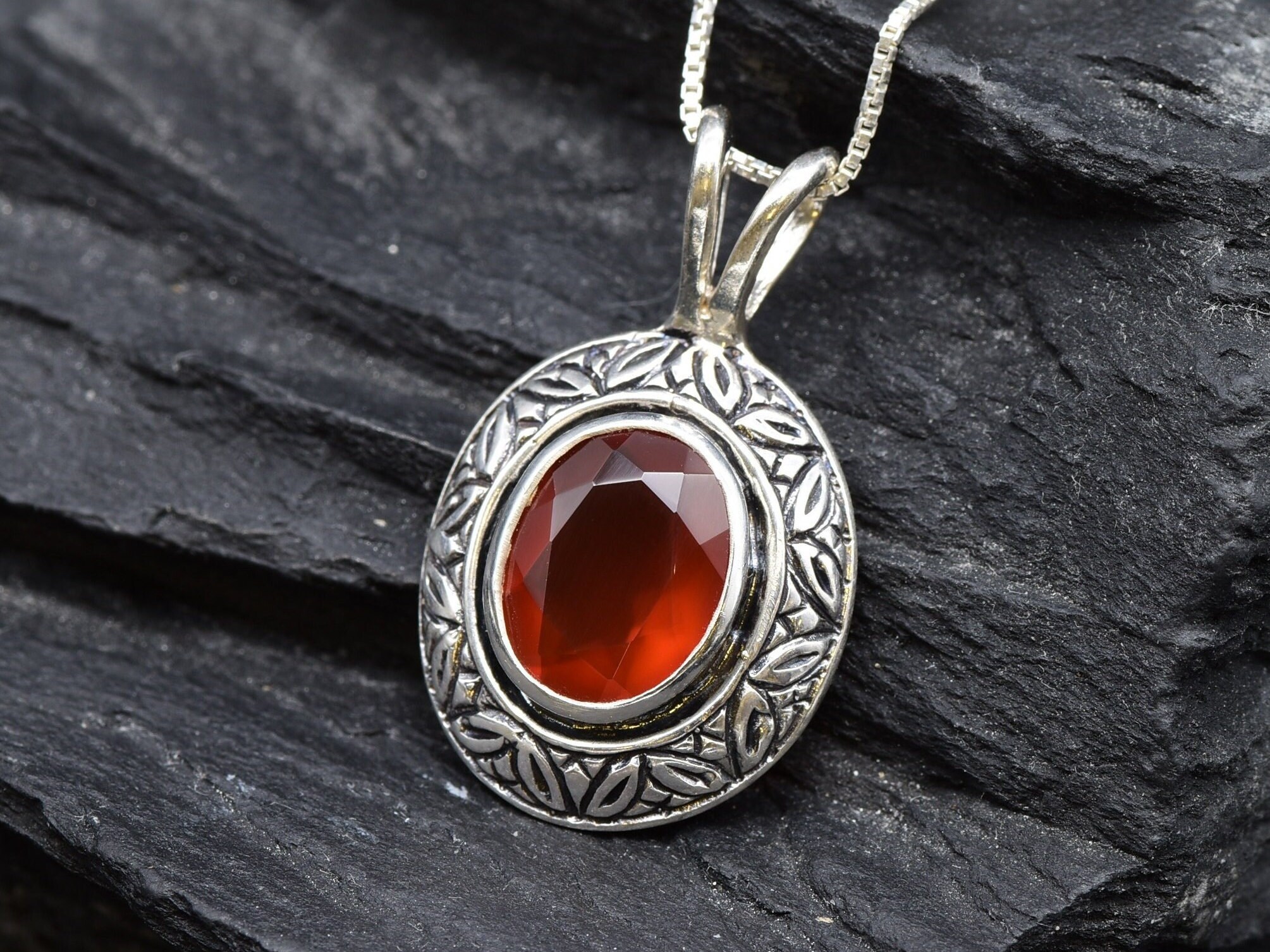 Red Carnelian Pendant, Oval Red Pendant, Natural Carnelian, Capricorn Birthstone, Botanical Pendant, Red Gemstone Pendant, Silver Necklace