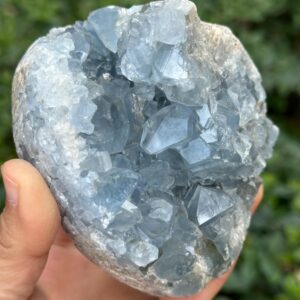 Large Blue Celestite Crystal Geode Heart-Shaped/Pure Raw Celestite/Blue Crystal Geode Decoration/Mineral Specimen-93*94*66 mm 999 g