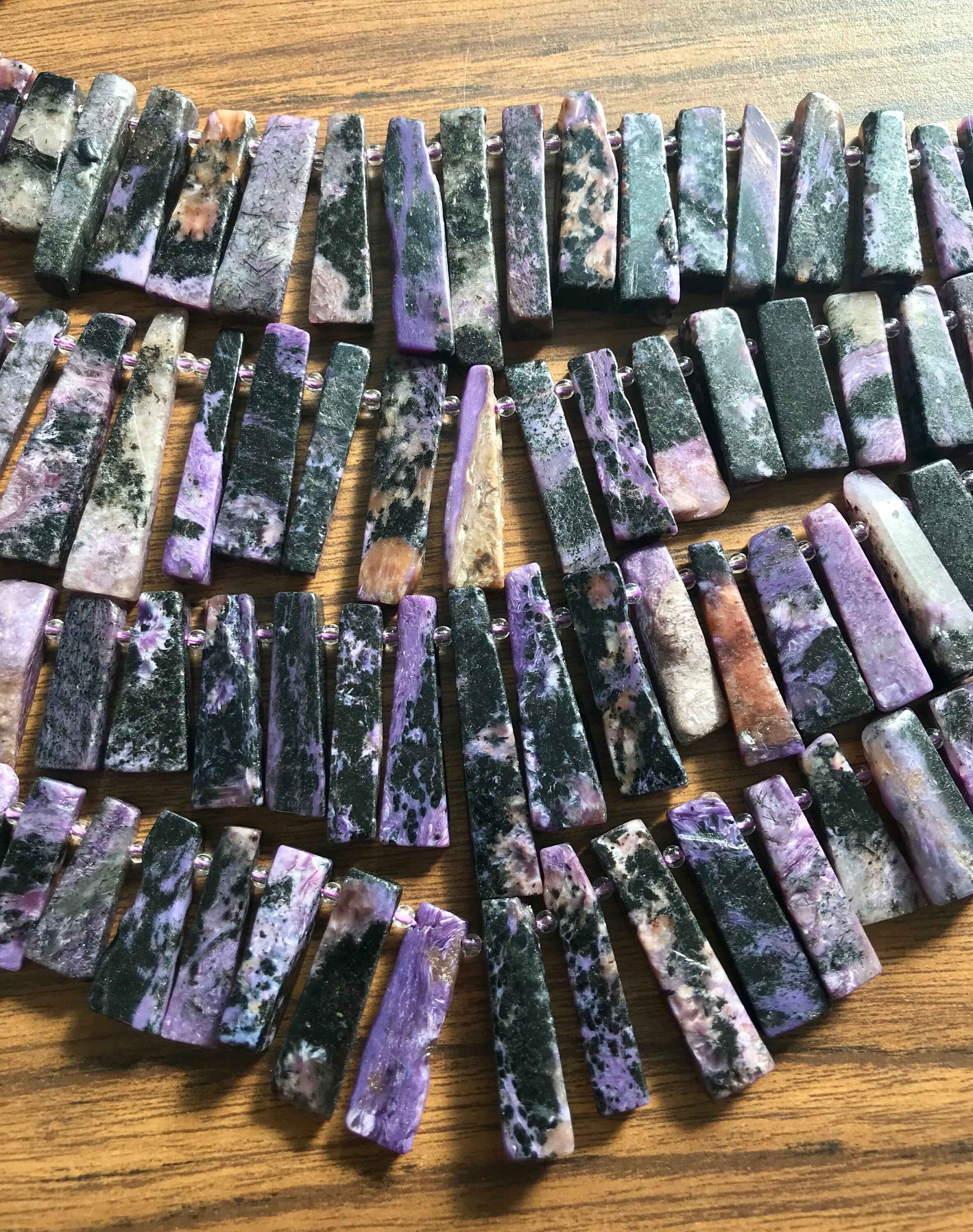 Natural Charoite (5-10)x(12-45)mm Graduated Flat Nugget Gemstone Beads -15.5 Inch Strand