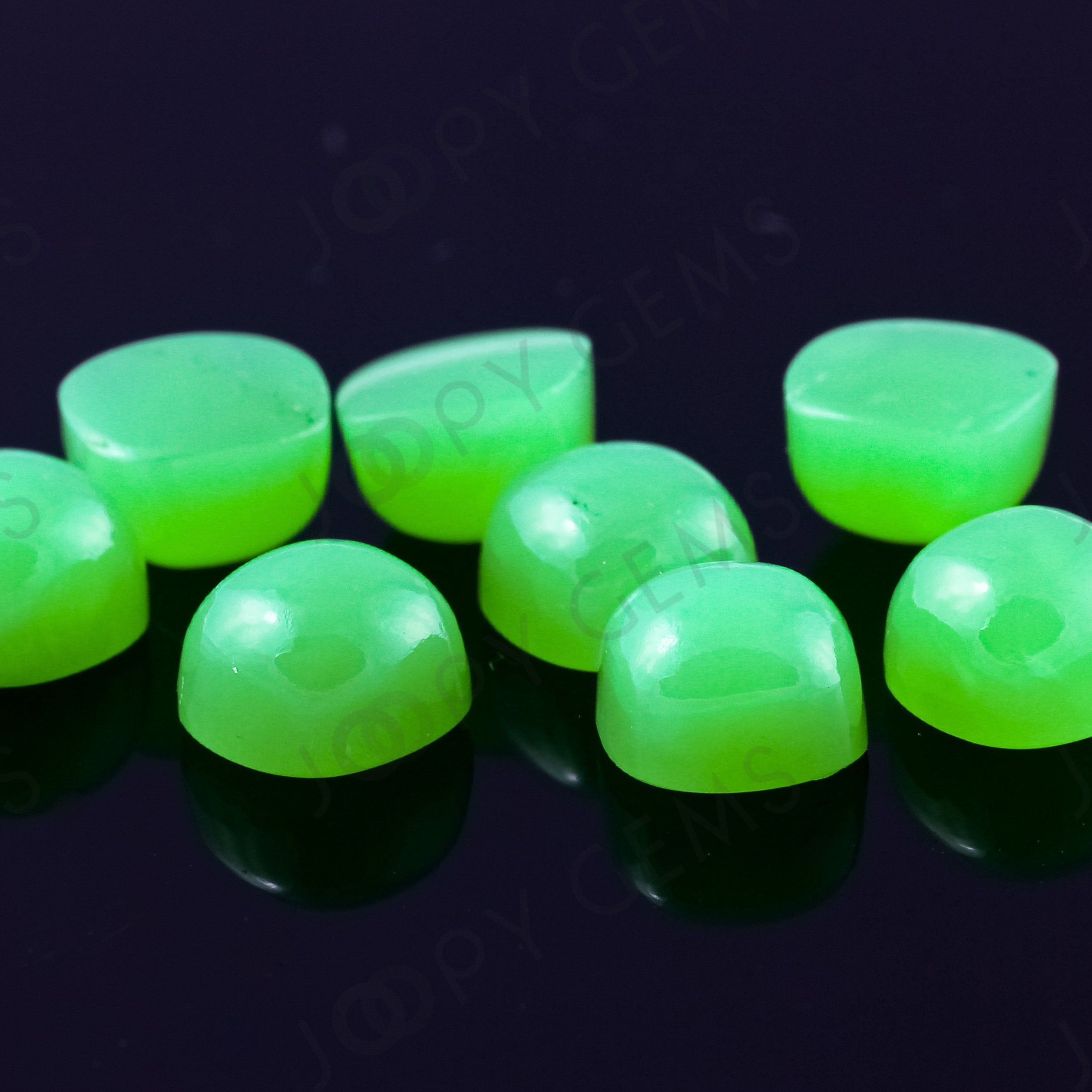 Chrysoprase Cabochon 6mm Cushion - Per Stone