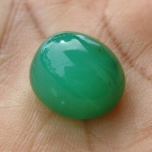 Green Chrysoprase Cabochon (14mm x 12mm, 10.40 Crt) Green Chrysoprase Cabochon (14mm x 12mm, 10.40 Crt)