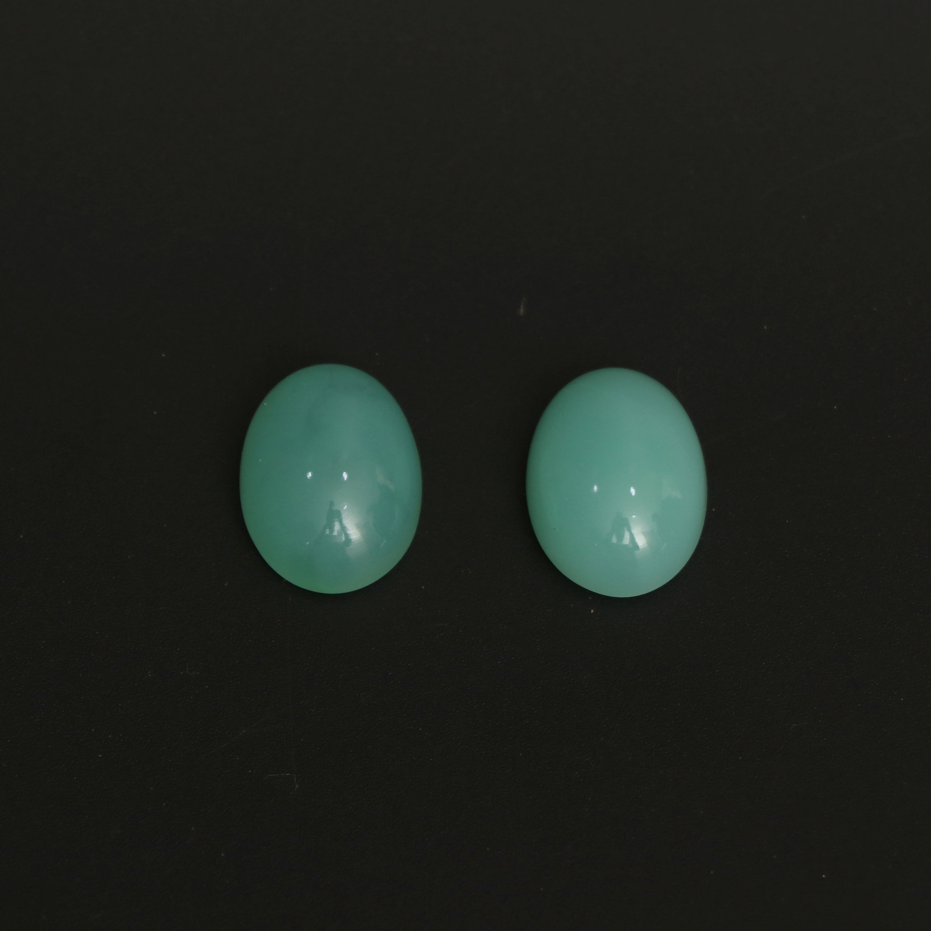 Natural Chrysoprase Smooth Oval Cabochon Gemstone | 12x16 Mm | Gemstone Cabochon | Pair ( 2 Pieces ) Natural Chrysoprase Smooth Oval Cabochon Gemstone | 12x16 Mm | Gemstone Cabochon | Pair ( 2 Pieces )