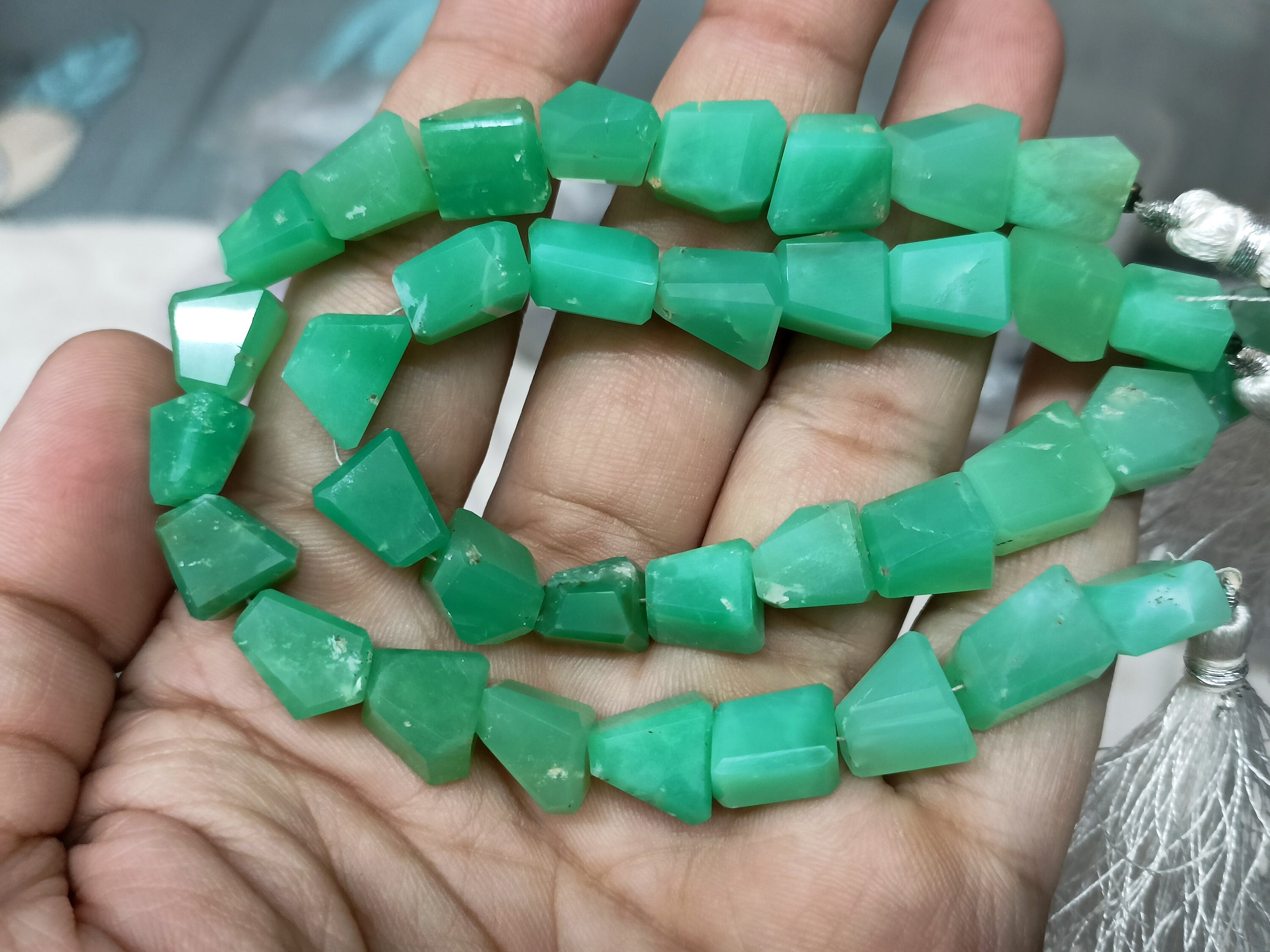 8 Inch Strand,natural Chrysoprase Faceted Nuggets Shape,size 10-12.5mm 8 Inch Strand,natural Chrysoprase Faceted Nuggets Shape,size 10-12.5mm