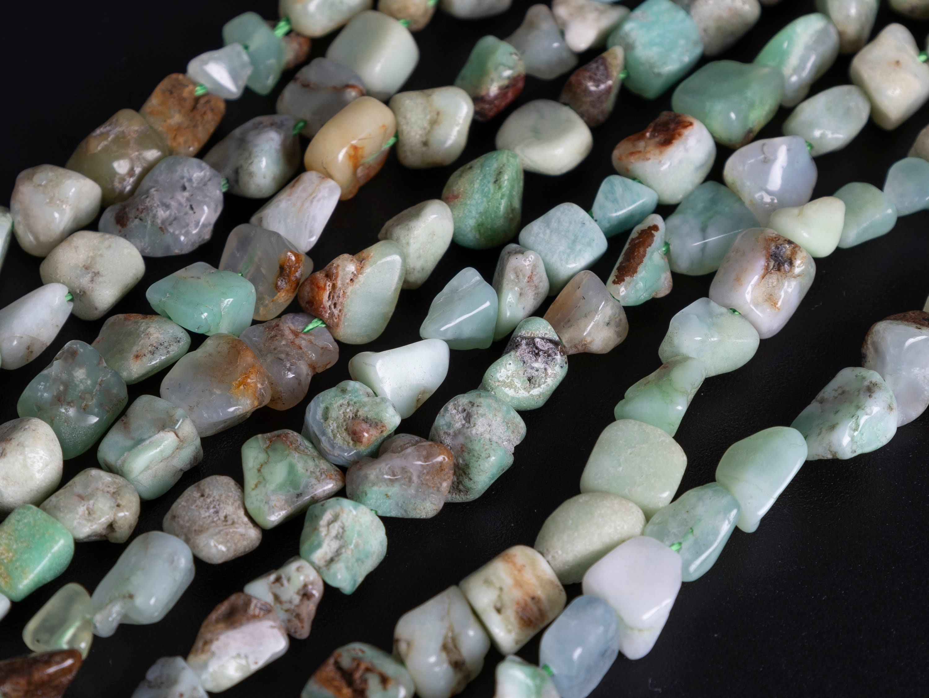 Genuine Natural Chrysoprase / Australian Jade Loose Beads Grade A Pebble Nugget Shape 6-8mm