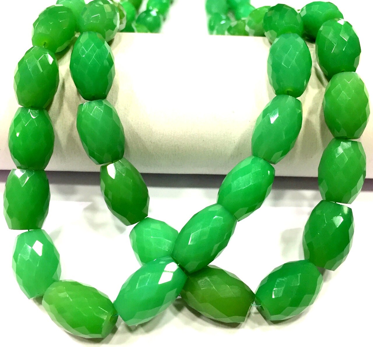 Aaa+ Rare Natural Chrysoprase Faceted Barrel Shape Beads Chrysoprase Loi Beads Chrysoprase Gemstone Beads Chrysoprase Briolettes Wholesale.