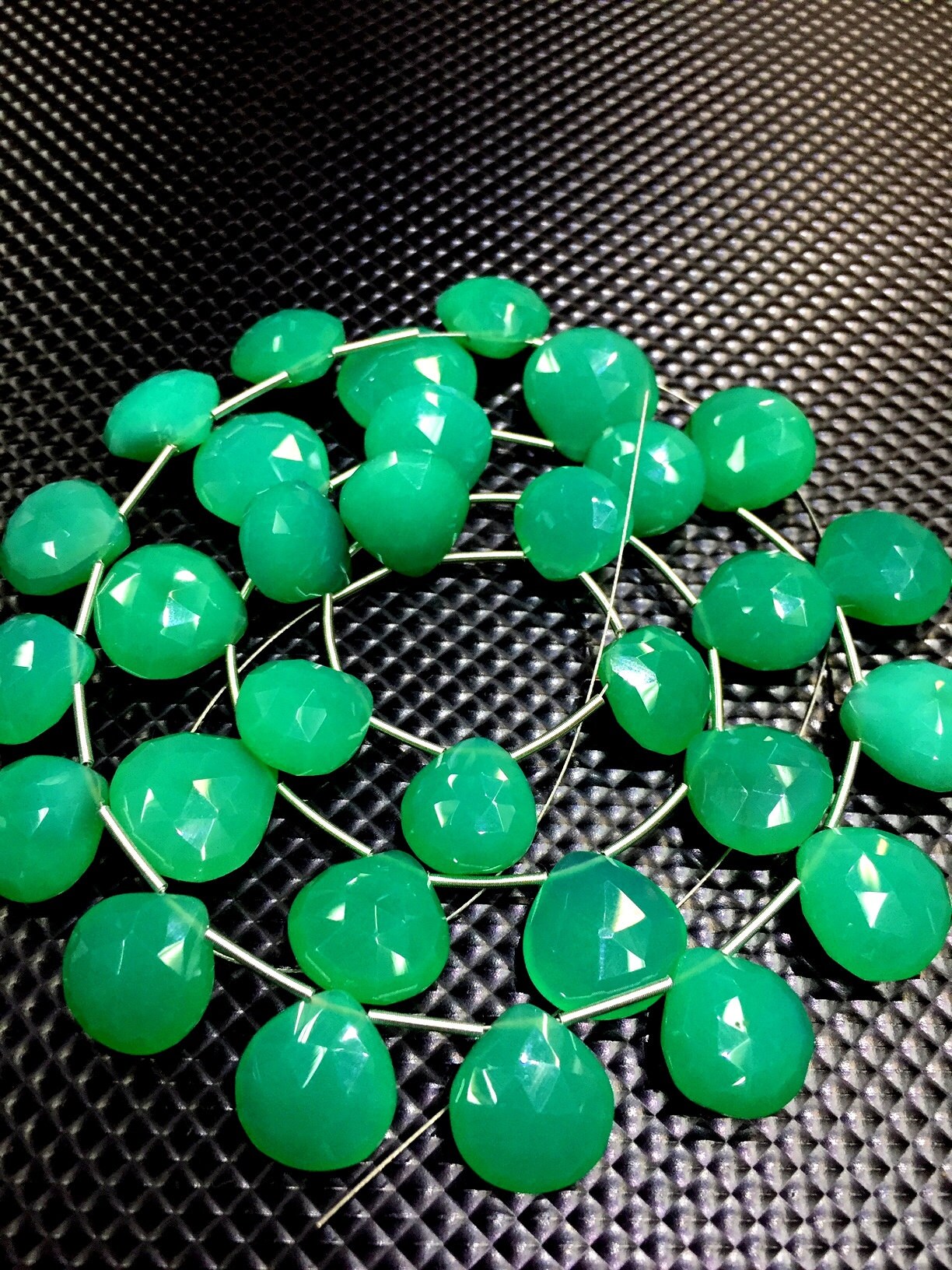 Apple Green Chrysoprase Faceted Heart Shape Beads Machine Cut Heart Beads Superb Quality 18" Strand Chrysoprase Gemstone Beads