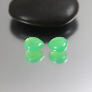 Chrysoprase Chalcedony Heart Briolette Beads - 9x10mm - Pair Chrysoprase Chalcedony Heart Briolette Beads - 9x10mm - Pair
