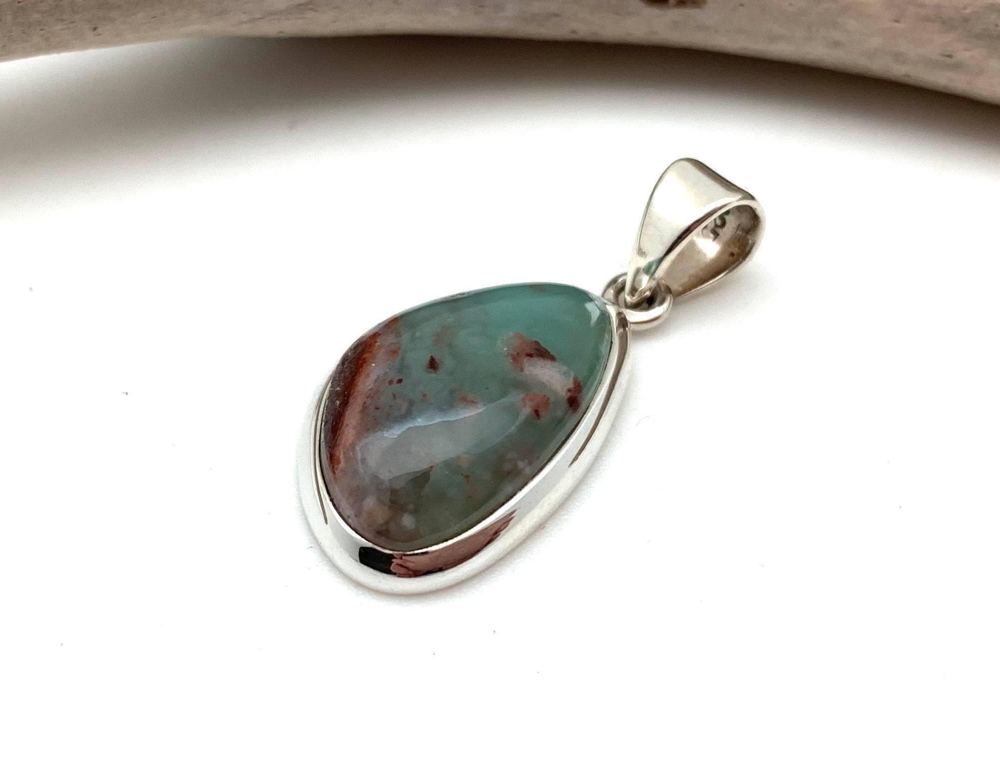 Chrysoprase Pendant, 925 Sterling Silver, Natural Stone (25mm) Chrysoprase Pendant, 925 Sterling Silver, Natural Stone (25mm)