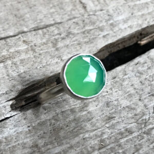 Bright Green Large Round Faceted Chrysoprase Sterling Silver Ring | Engagement Ring | Silver Ring | Made To Order | Chrysoprase Ring Bright Green Large Round Faceted Chrysoprase Sterling Silver Ring | Engagement Ring | Silver Ring | Made To Order | Chrysoprase Ring