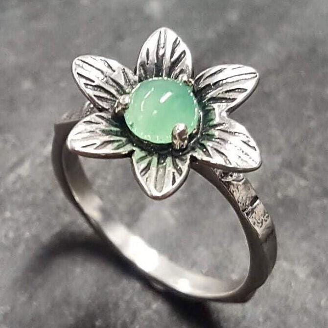 Chrysoprase Ring, Natural Chrysoprase, Vintage Flower Ring, Green Chrysoprase Ring, Lotus Flower Ring, Flower Lover Ring, Rare By Adina