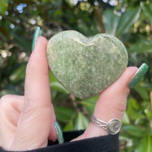 Chrysoprase, Chrysoprase Heart, Qty. 1 Chrysoprase, Chrysoprase Heart, Qty. 1