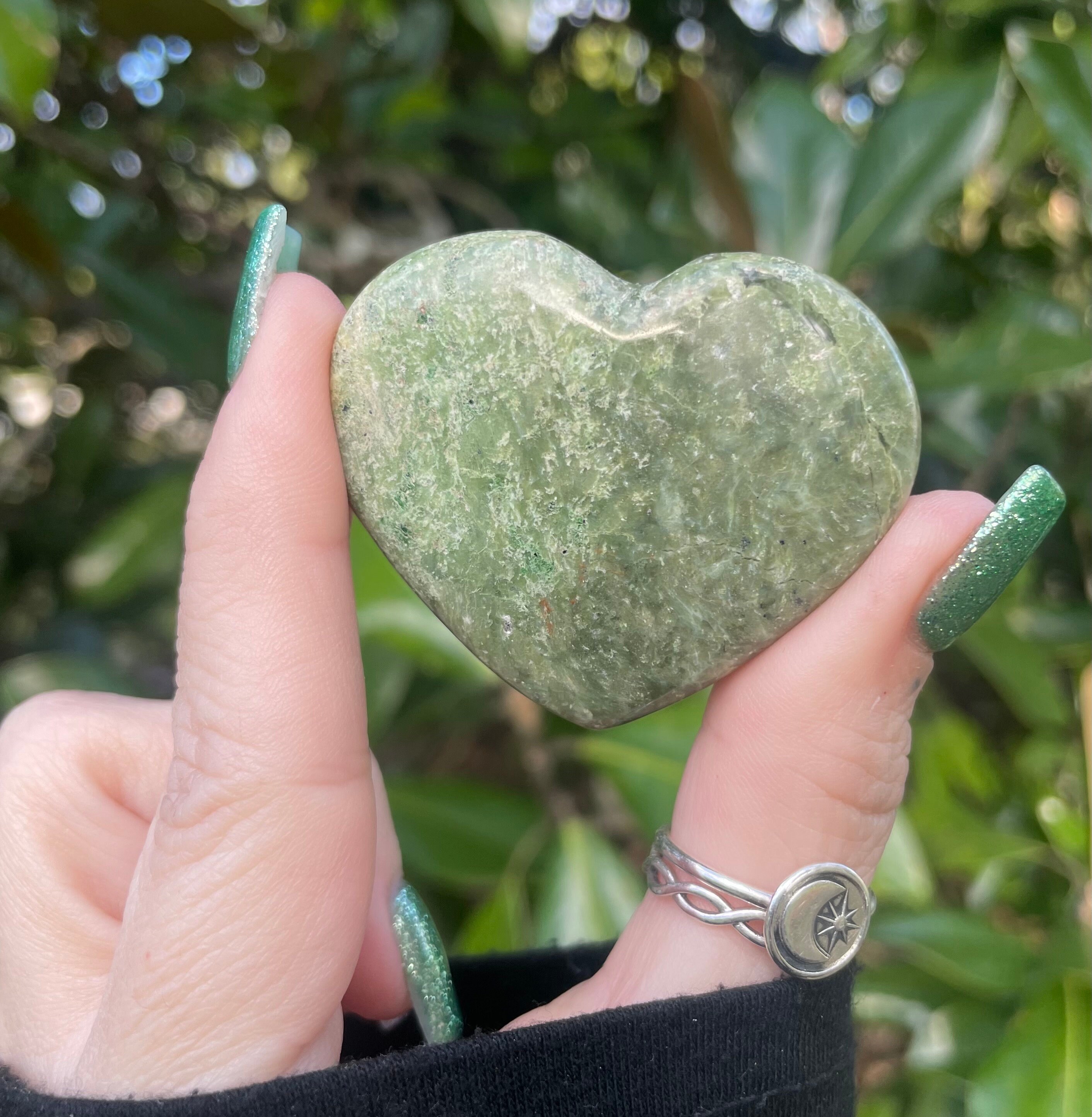 Chrysoprase, Chrysoprase Heart, Qty. 1 Chrysoprase, Chrysoprase Heart, Qty. 1