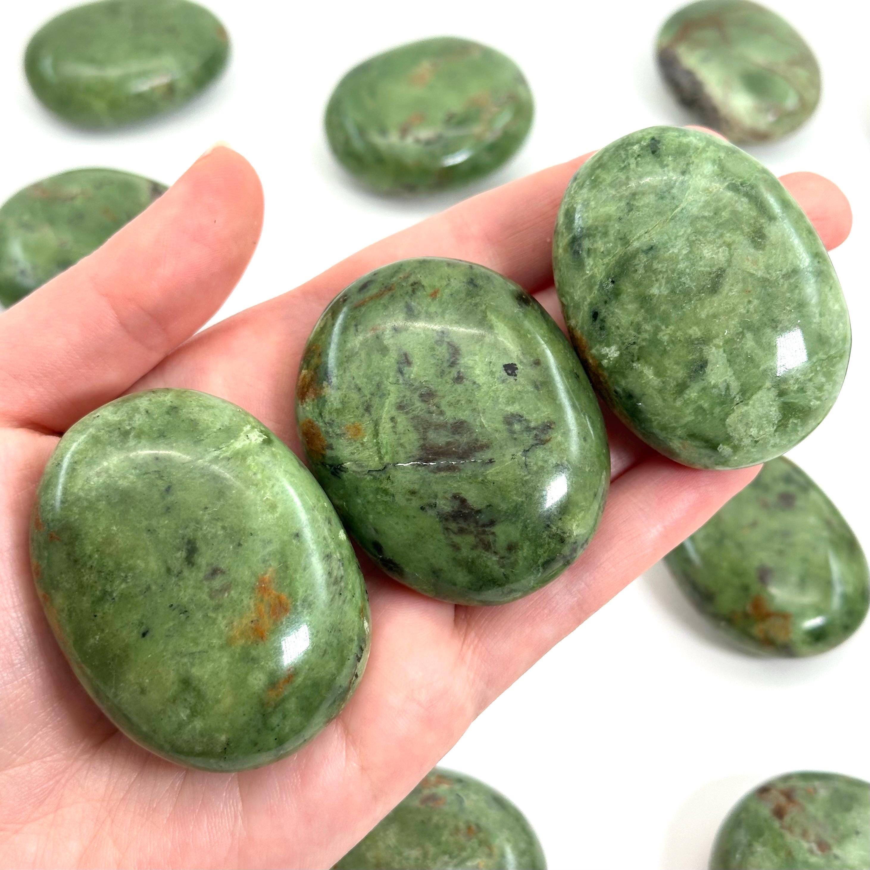 Chrysoprase Palm Stone | Polished Green Crystal Worry Stone (heart Chakra) Chrysoprase Palm Stone | Polished Green Crystal Worry Stone (heart Chakra)