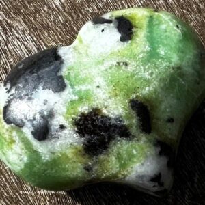 Chrysoprase Puffy Heart, Healing Stone with Positive Energy! Chrysoprase Puffy Heart, Healing Stone with Positive Energy!