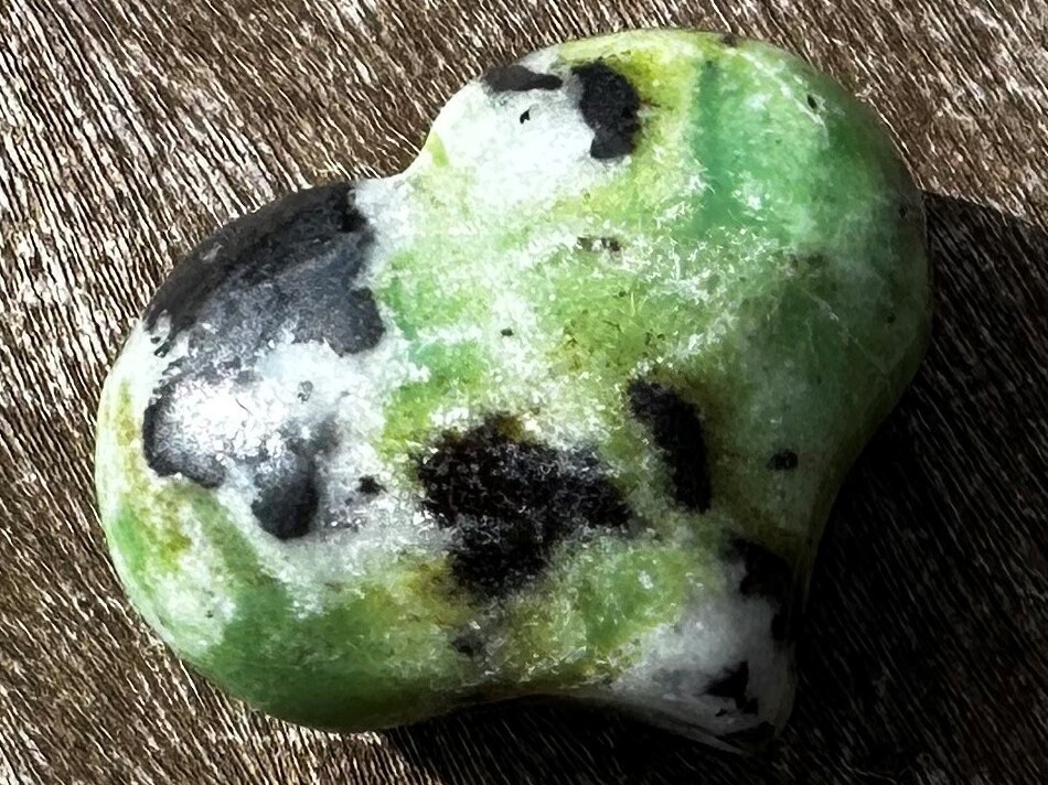 Chrysoprase Puffy Heart, Healing Stone With Positive Energy!