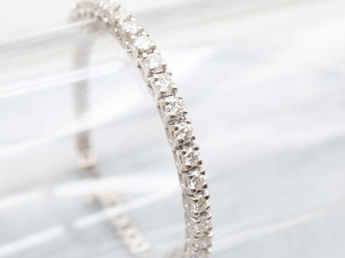 14k White Gold Diamond Tennis Bracelet, 5.50 Carats, 7 Inches