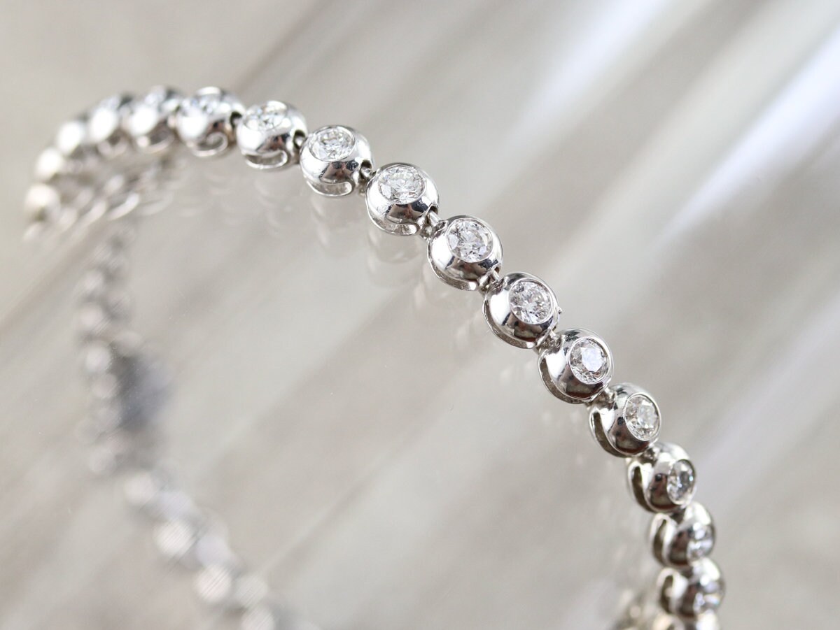18k White Gold Diamond Tennis Bracelet, 4.55 Carats 18k White Gold Diamond Tennis Bracelet, 4.55 Carats