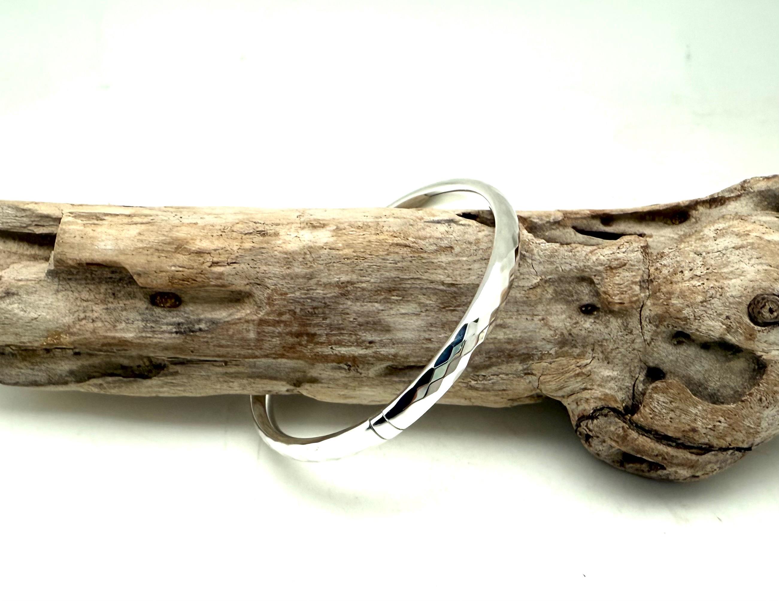 Silver Bangle Hinged Open Medium 65mm, Diamond Pattern, 925 Sterling Silver, High Polished