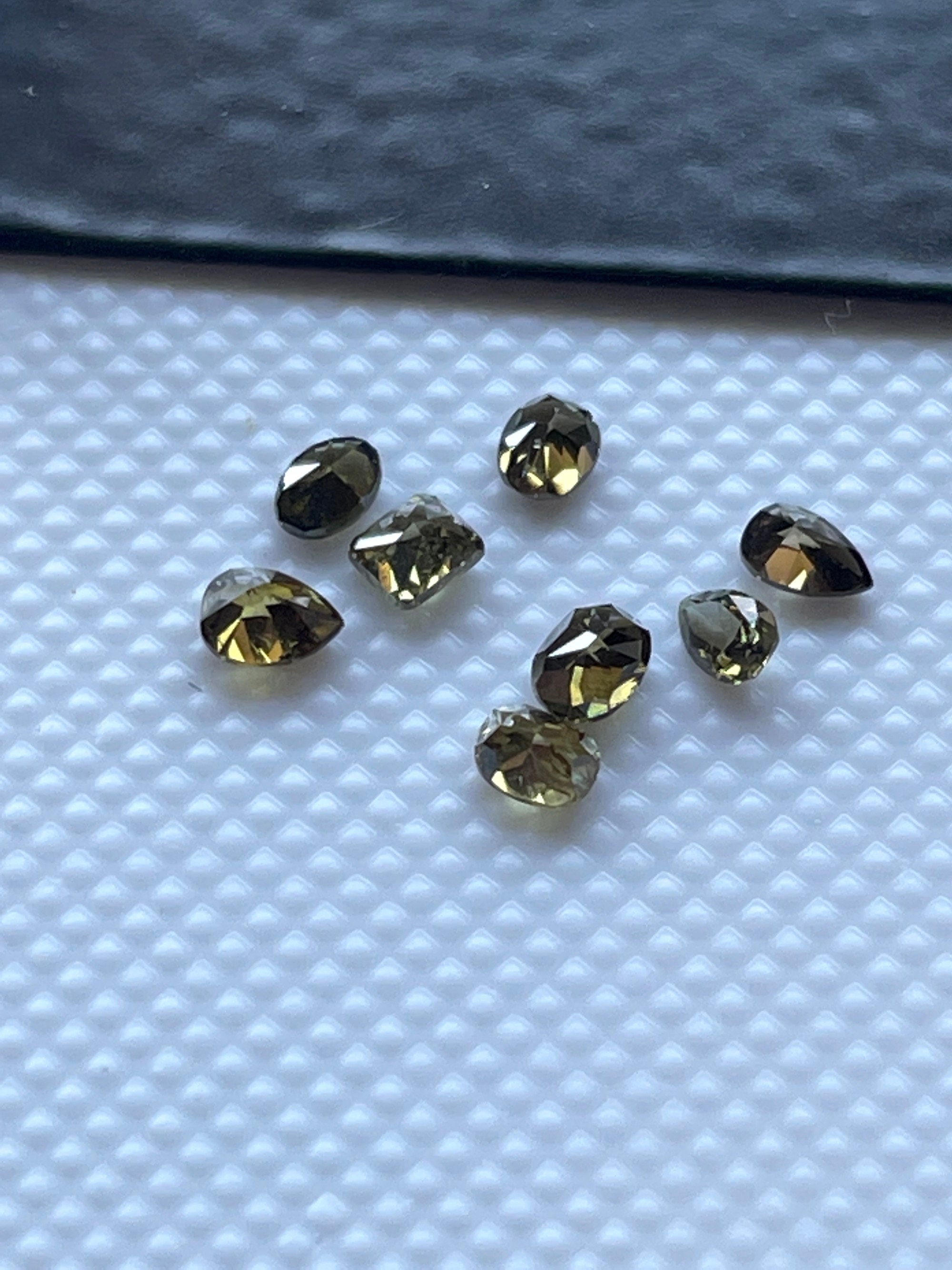 Set Of 8 Clear Green Fancy Mix Shape Double Cut Rose Cut Diamond Loose Cabochon Lot, 2.6mm To 3.2mm Natural Clear Green Diamond, Dds764/4 Set Of 8 Clear Green Fancy Mix Shape Double Cut Rose Cut Diamond Loose Cabochon Lot, 2.6mm To 3.2mm Natural Clear Green Diamond, Dds764/4