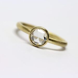 Clear White Rose-cut Diamond Engagement Ring 18k Yellow Gold Round High Quality Glitter Moon Minimalistic Modern Low Profile - Glitzermond