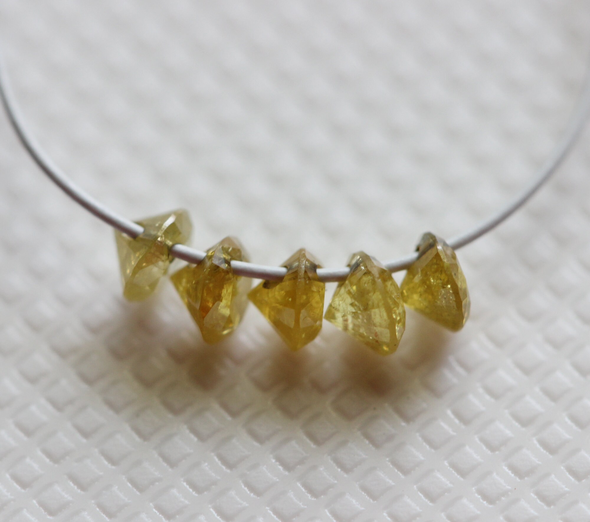 0.36 Ct Yellow Diamond, 2.5-2.7mm Yellow Solitaire Diamond, 0.5mm Center Drilled Diamond, 5 Pcs Round Brilliant Cut Loose Diamonds - Pdd402 0.36 Ct Yellow Diamond, 2.5-2.7mm Yellow Solitaire Diamond, 0.5mm Center Drilled Diamond, 5 Pcs Round Brilliant Cut Loose Diamonds - Pdd402
