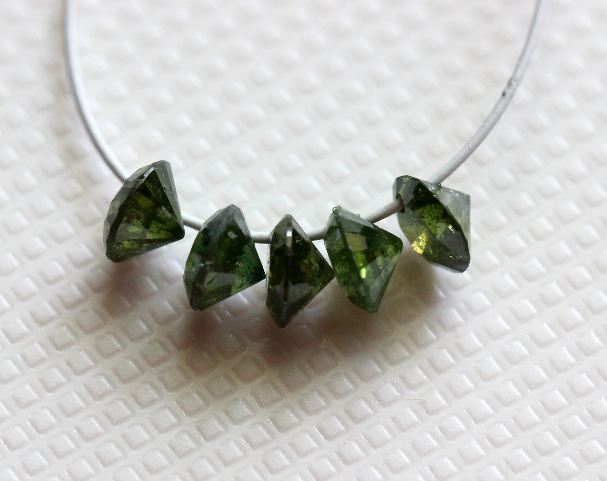 0.77 Ct Green Diamond, 3.4-3.5mm Green Solitaire Diamond 0.5mm Center Drilled Diamond, 5 Pcs Round Brilliant Cut Loose Diamonds - Pdd400 0.77 Ct Green Diamond, 3.4-3.5mm Green Solitaire Diamond 0.5mm Center Drilled Diamond, 5 Pcs Round Brilliant Cut Loose Diamonds - Pdd400