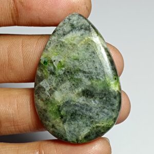 Diopside Cabochon: Natural Green Gemstone For Jewelry Making (70cts, 40x28mm)