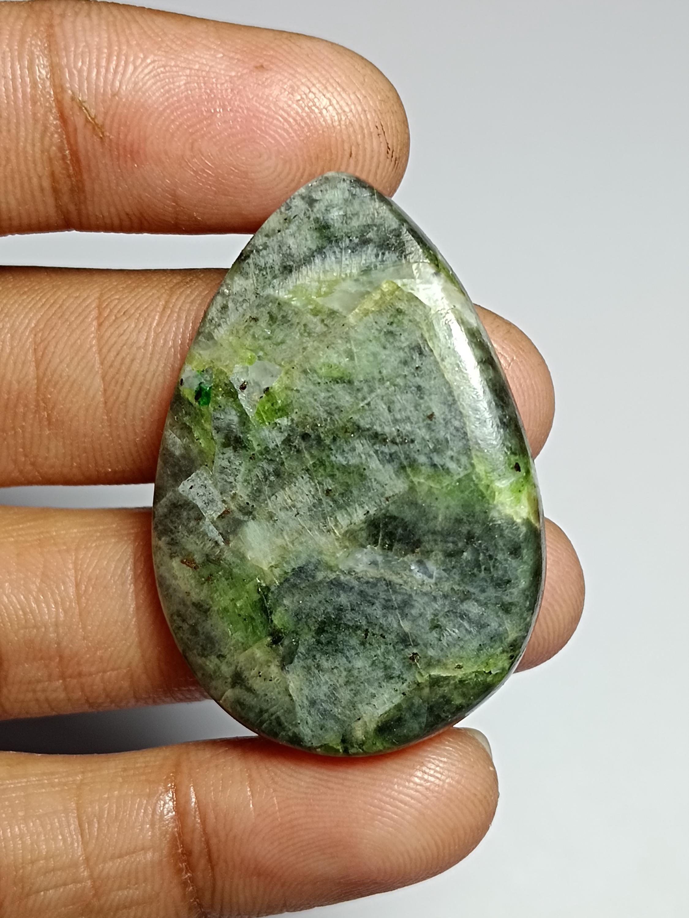 Diopside Cabochon: Natural Green Gemstone For Jewelry Making (70cts, 40x28mm)