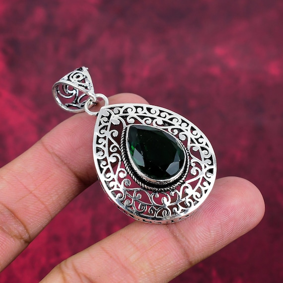 Chrome Diopside Pendant / 925 Sterling Silver / Healing Gemstone / Chrome Diopside / Gift For Her / Oval Cut / Dainty Pendant Crd-ccp-44.