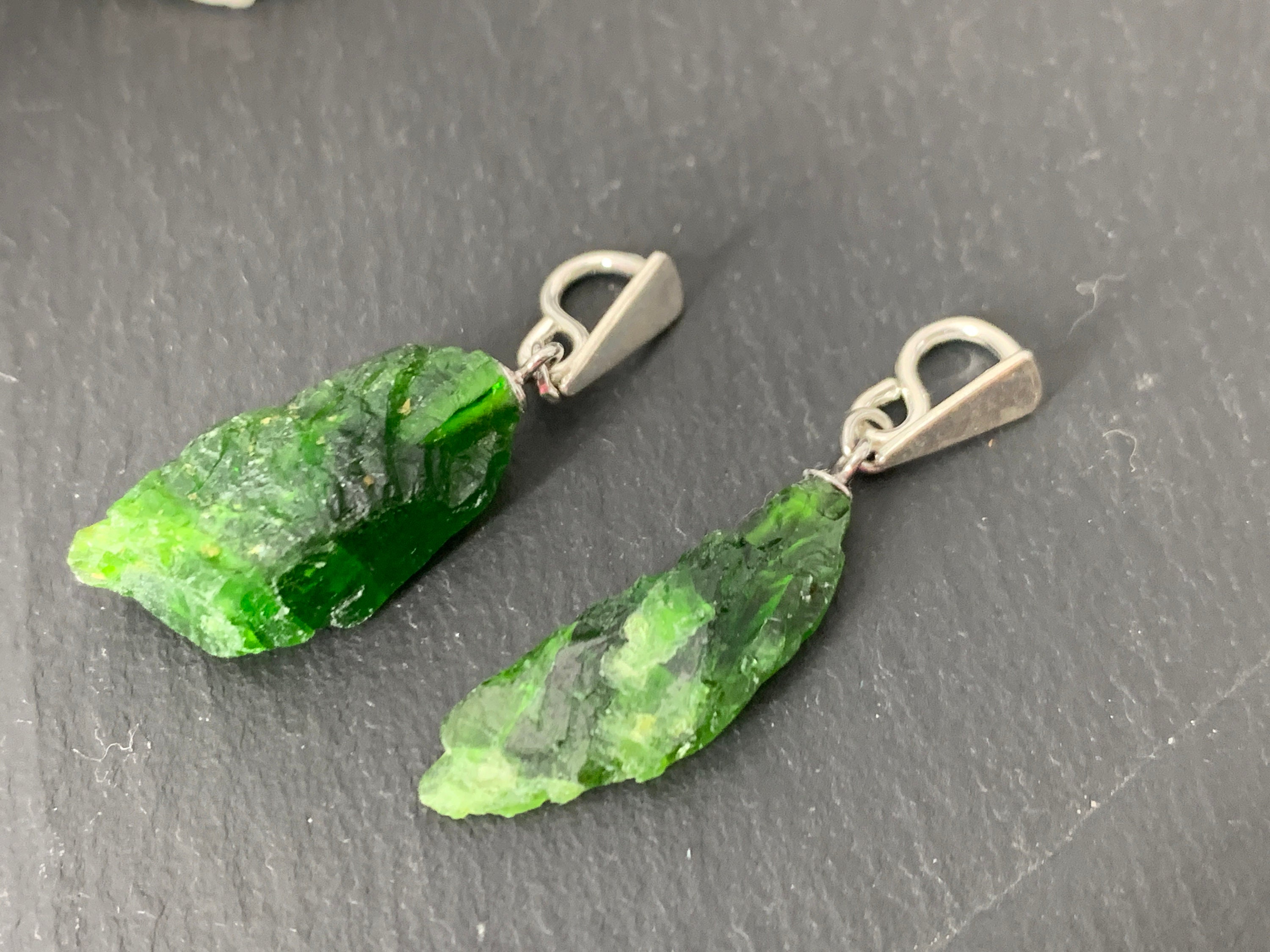 Chrome Diopside Pendant: Stimulates Intellect And Heart Care (no Chain)
