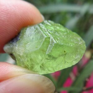 Merelani Diopside Crystal: 23.50 Crt Terminated Green Mineral Specimen Merelani Diopside Crystal: 23.50 Crt Terminated Green Mineral Specimen