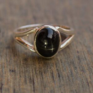 Black Star Diopside Sterling Silver Ring: Oval Gemstone