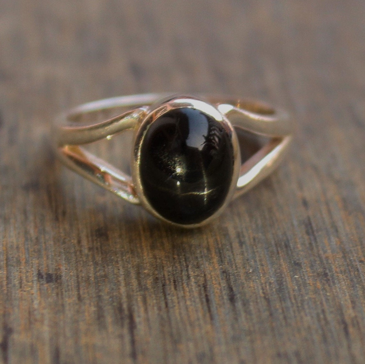 Black Star Diopside Sterling Silver Ring: Oval Gemstone