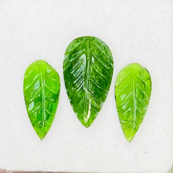 Carved Green Chrome Diopside Gemstone Leaf - 8.15 Carat