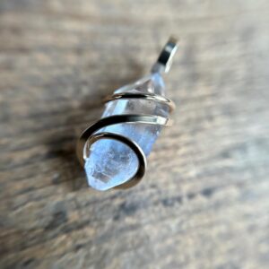 Dumortierite in 14k gold pendant