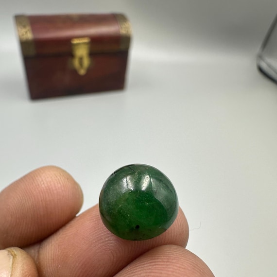 Natural Zambian Emerald Cabochon: 6.65 Ct Round Gemstone, 11 Mm